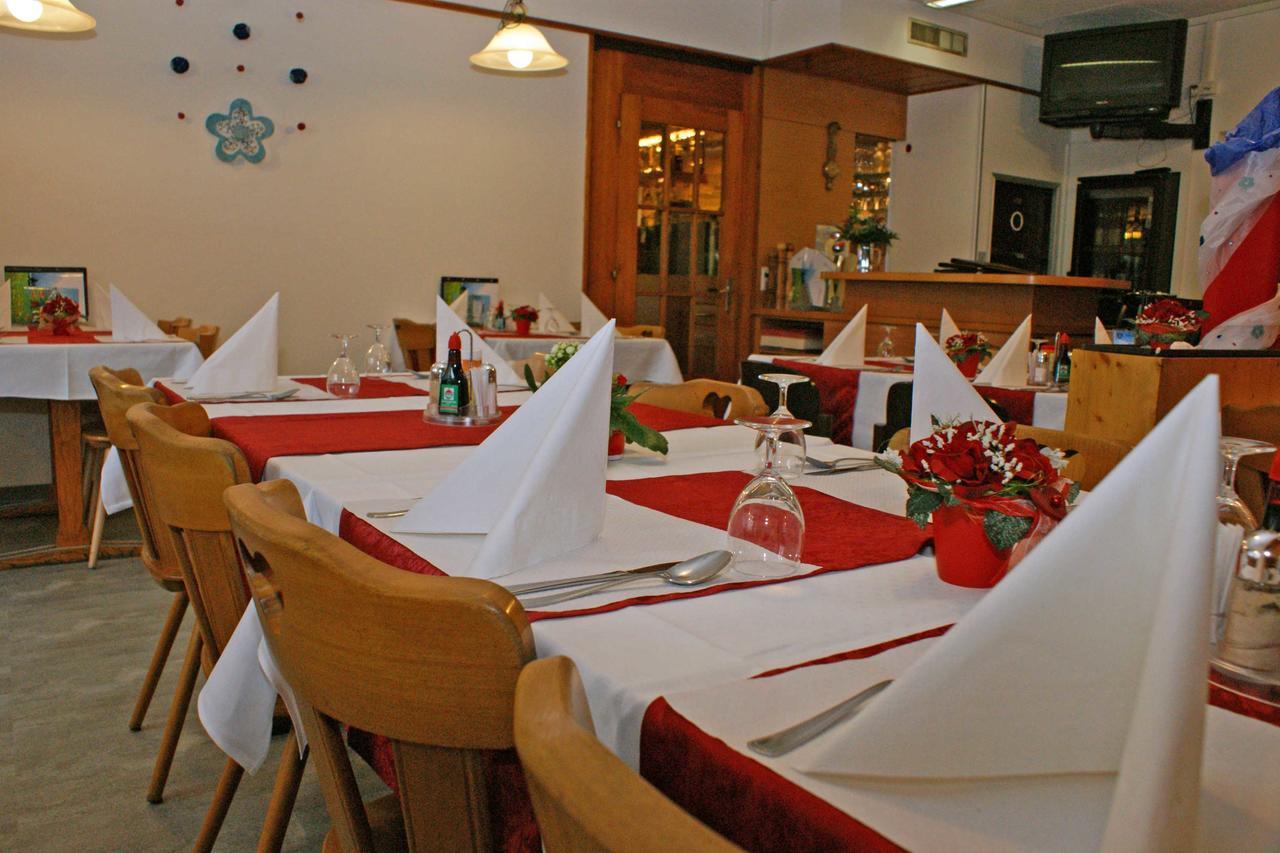 Hotel Restaurant Simplon ฟรูทิงเงน ภายนอก รูปภาพ