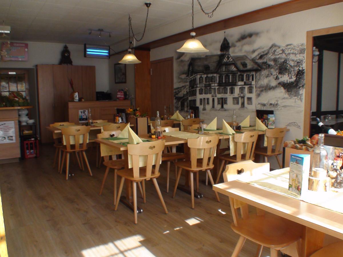 Hotel Restaurant Simplon ฟรูทิงเงน ภายนอก รูปภาพ